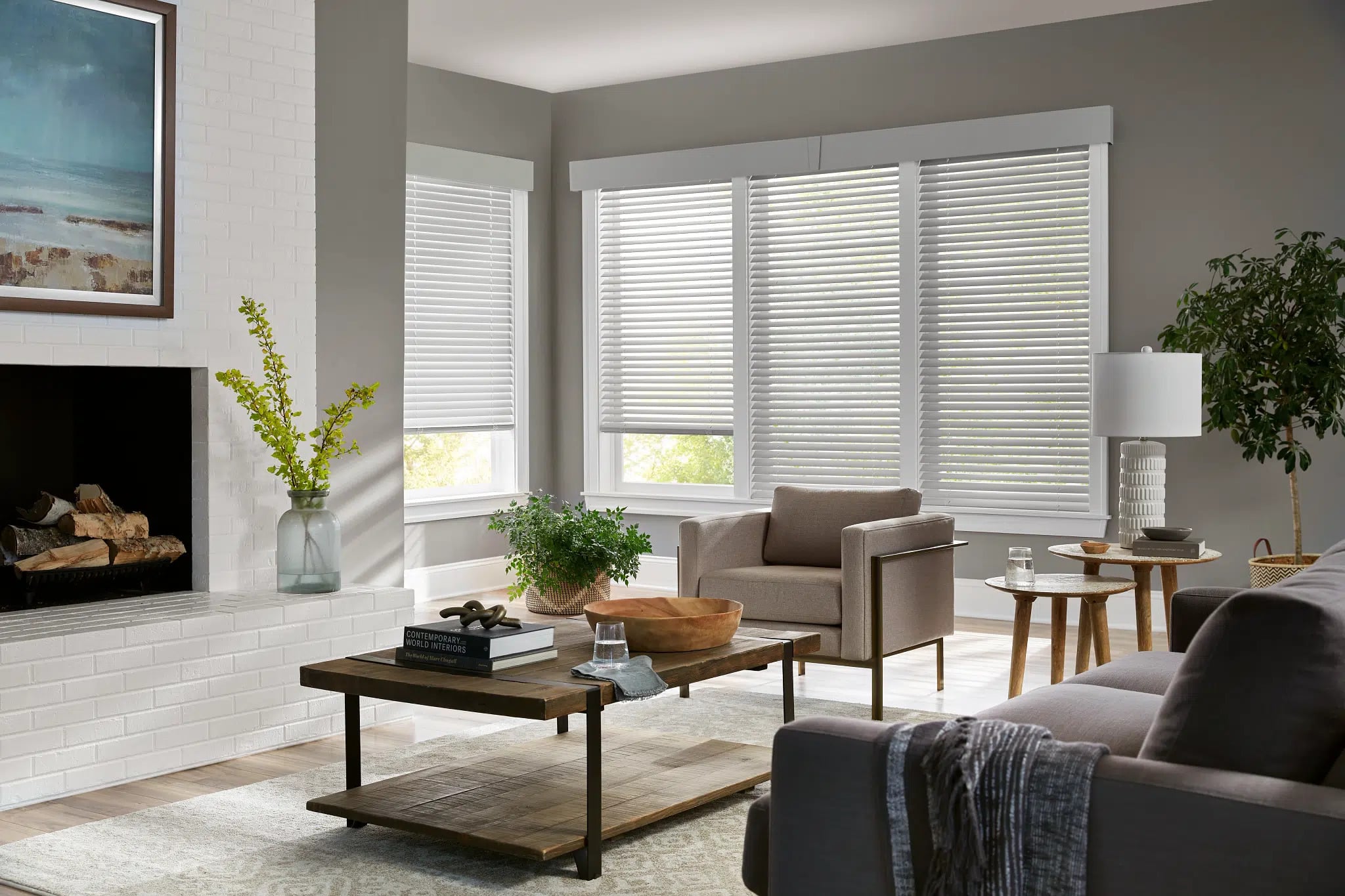 Window Blinds vs Curtains: Which Offers Better Light Control & Style?